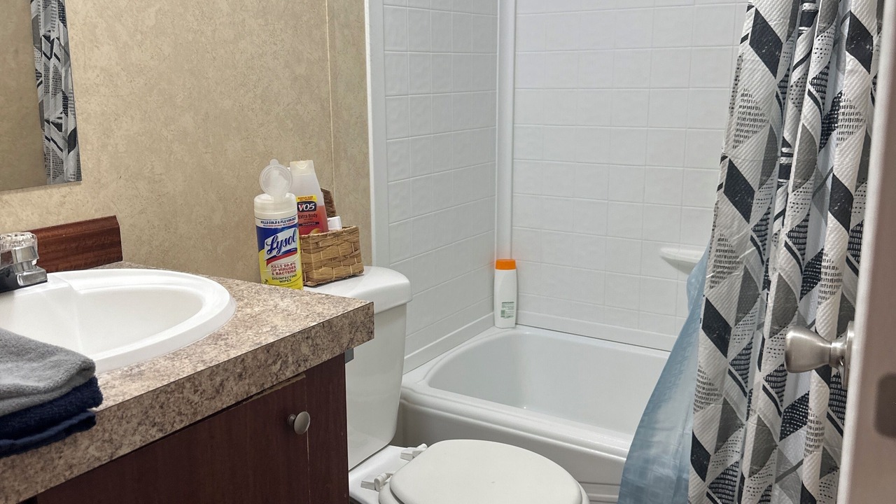 Photo of Bathroom in Redwood