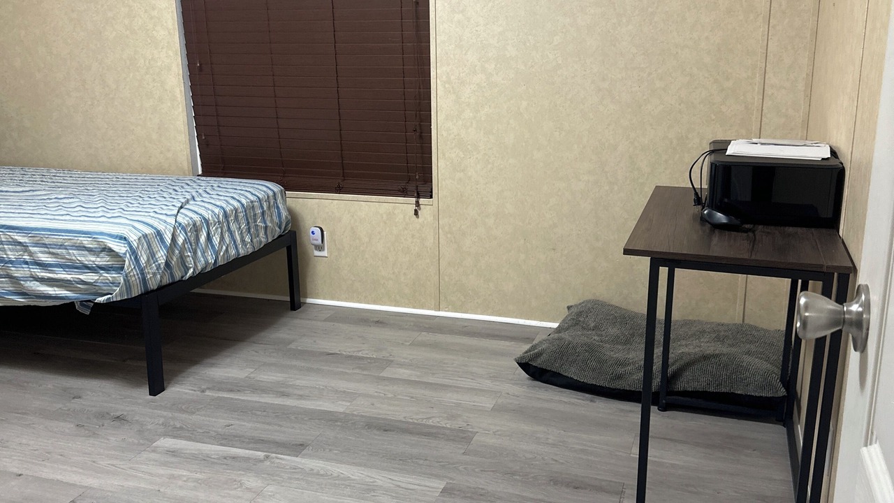 Photo of Bedroom in Redwood