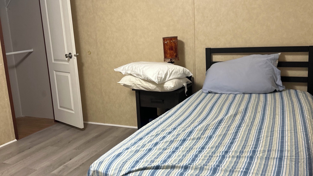 Photo of Bedroom in Redwood