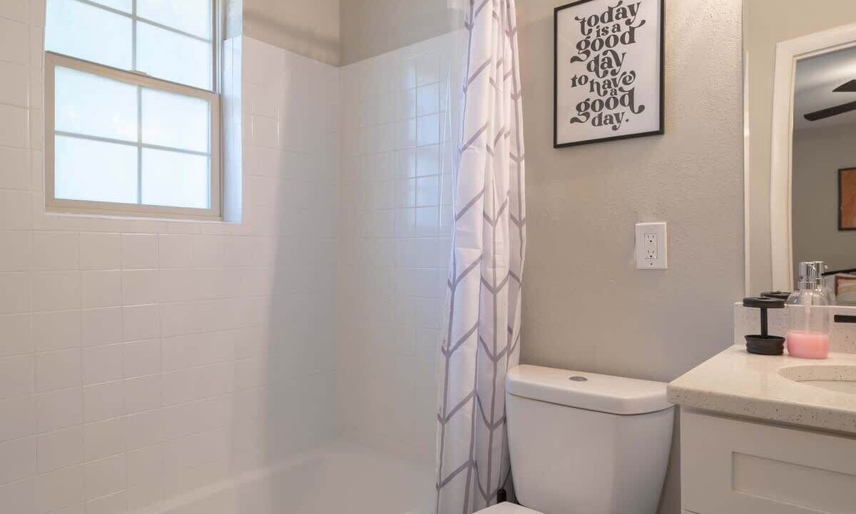 Photo of Bathroom in East Ocean View