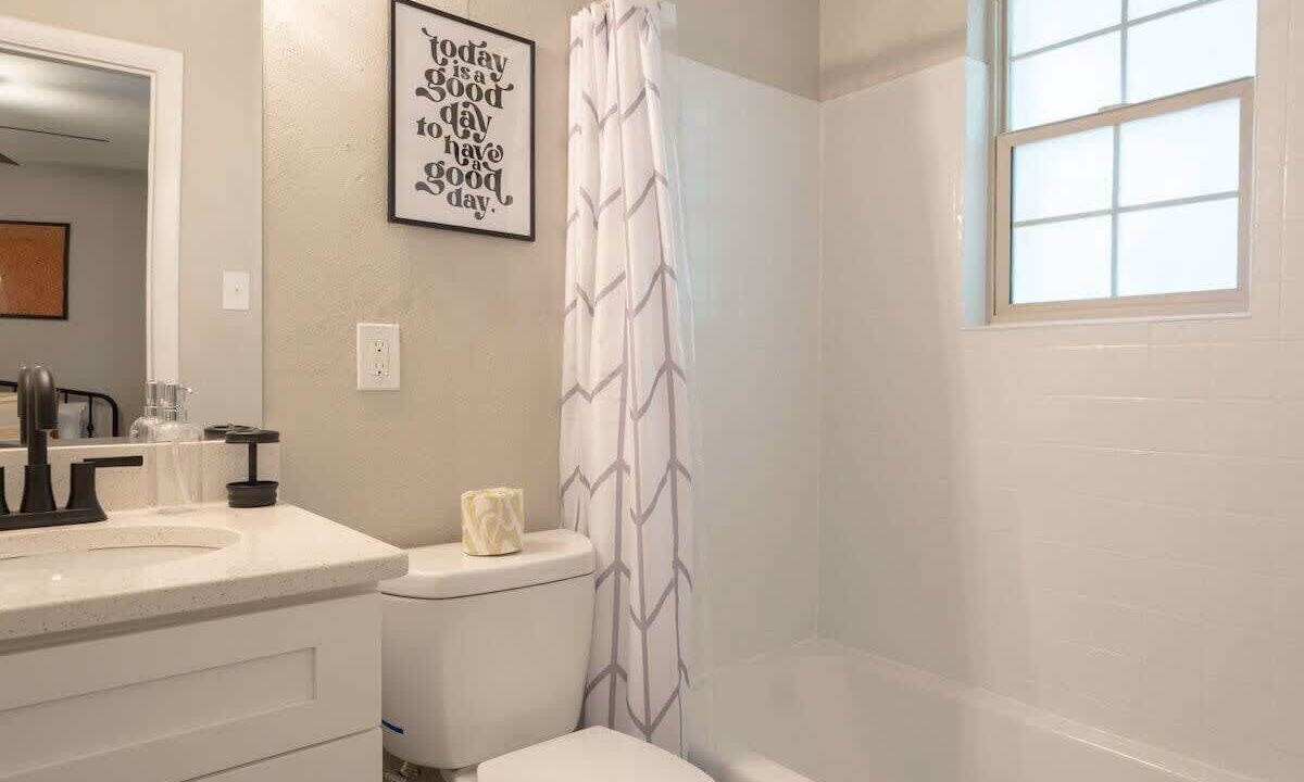 Photo of Bathroom in East Ocean View