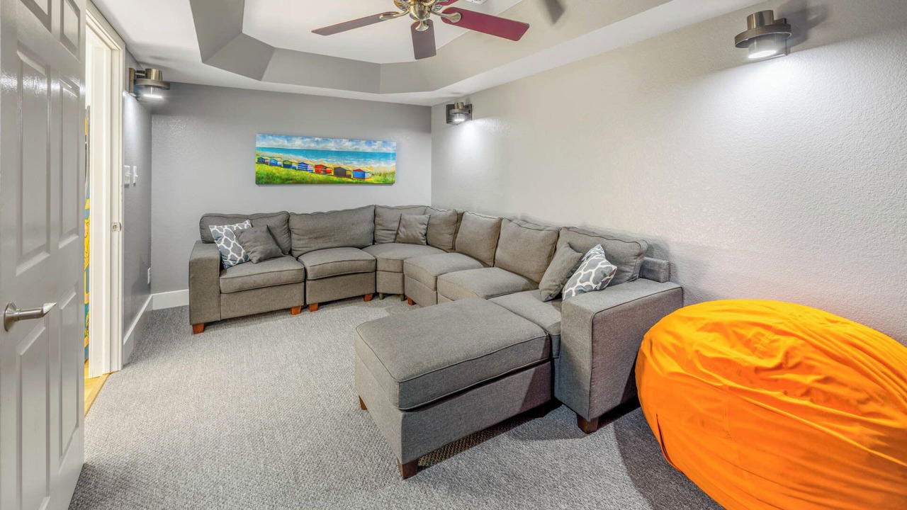 Photo of Bedroom in Waves
