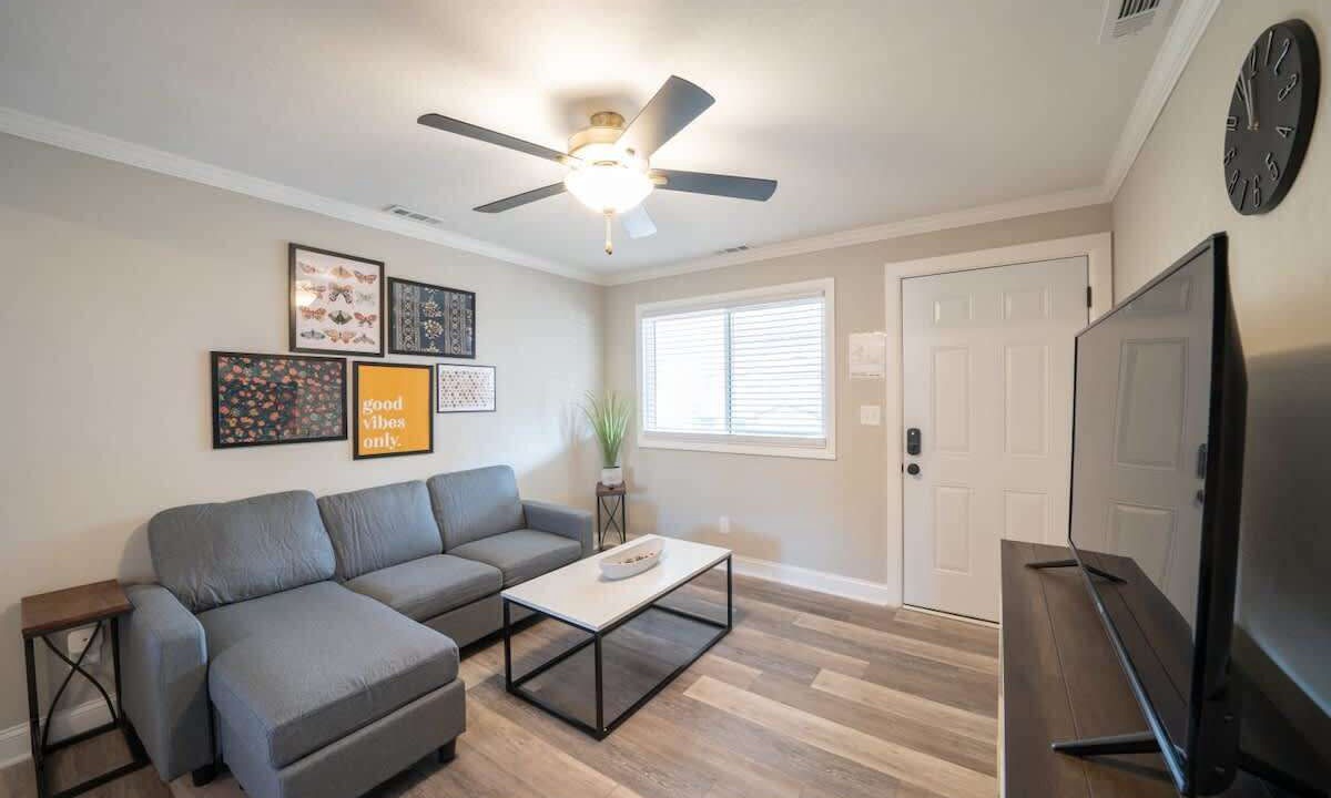 Photo of Livingroom in East Ocean View