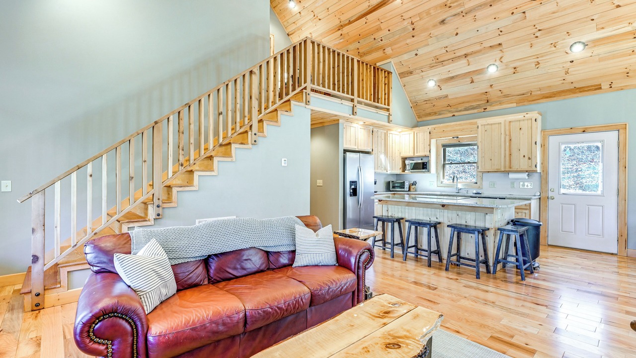 Photo of Livingroom in Cullowhee