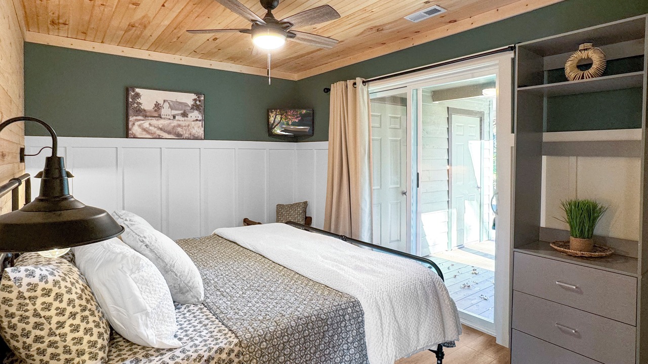 Photo of Bedroom in Salem