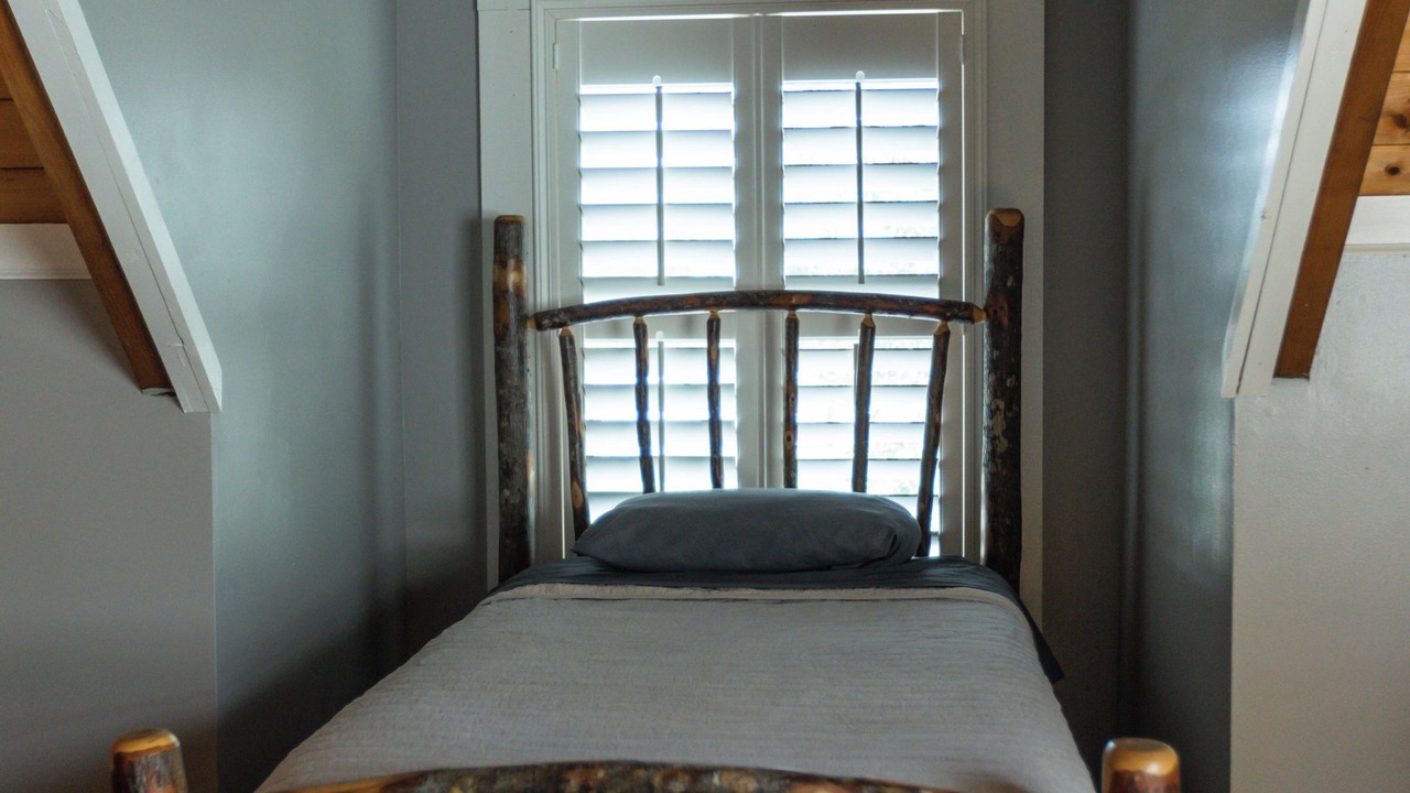 Photo of Bedroom in Byrdstown