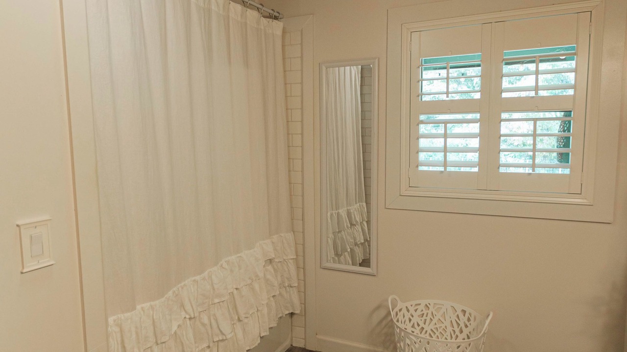 Photo of Bathroom in Byrdstown