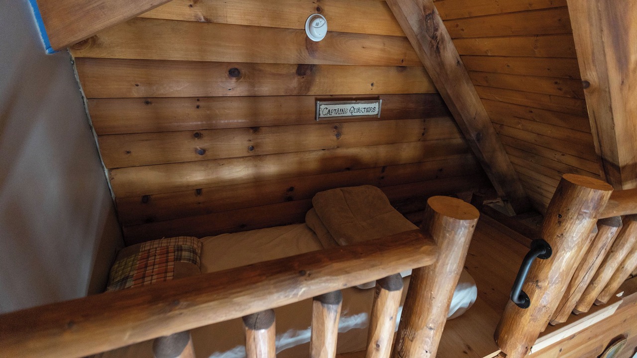 Photo of Bedroom in Byrdstown