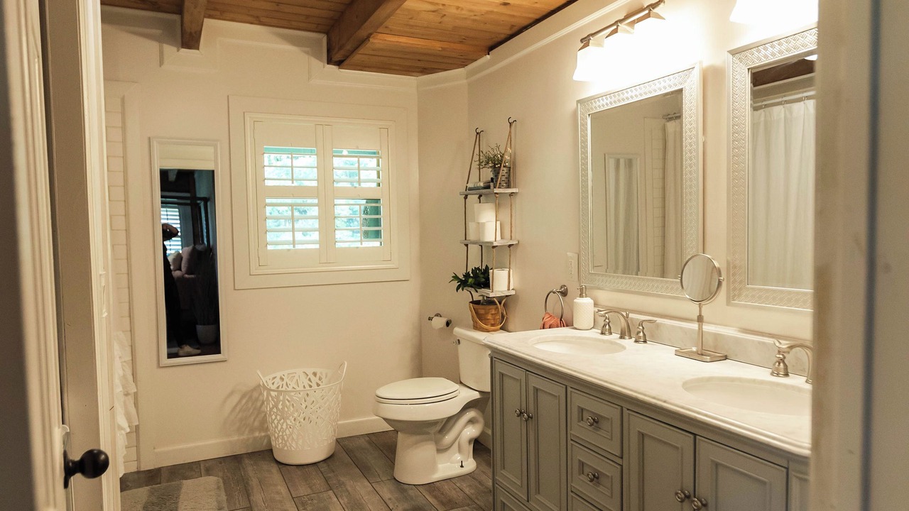 Photo of Bathroom in Byrdstown