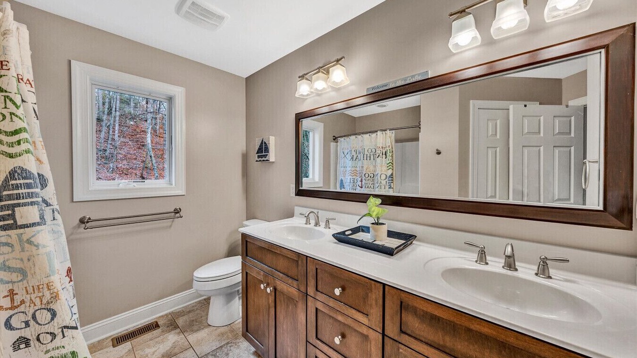 Photo of Bathroom in Goodview