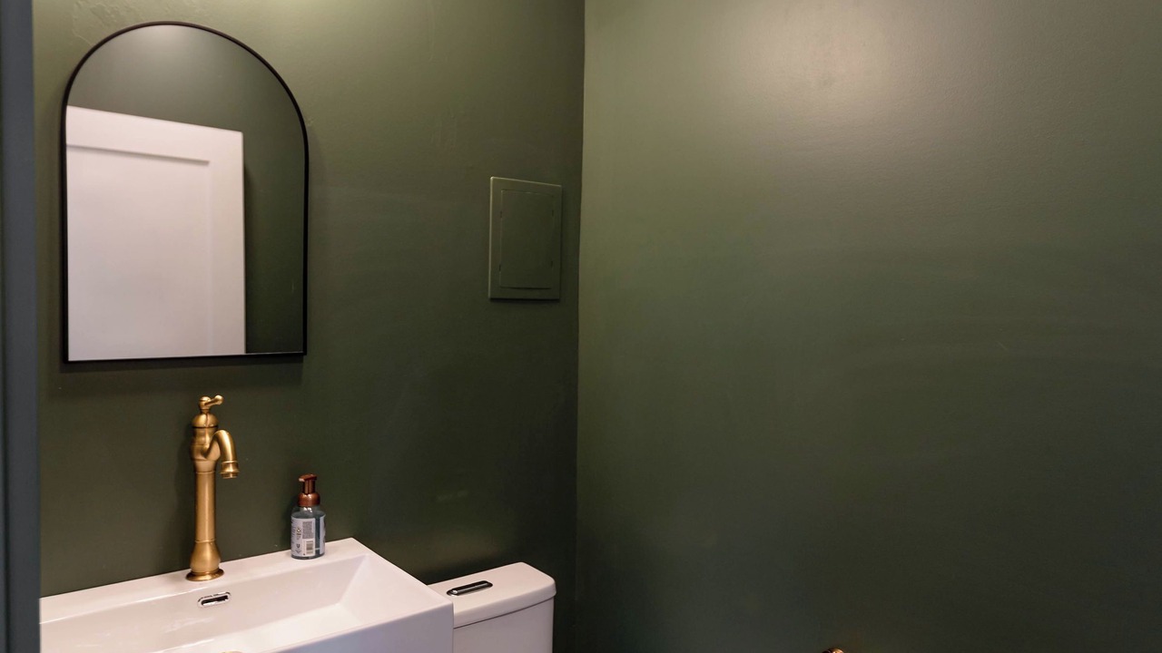 Photo of Bathroom in Byrdstown