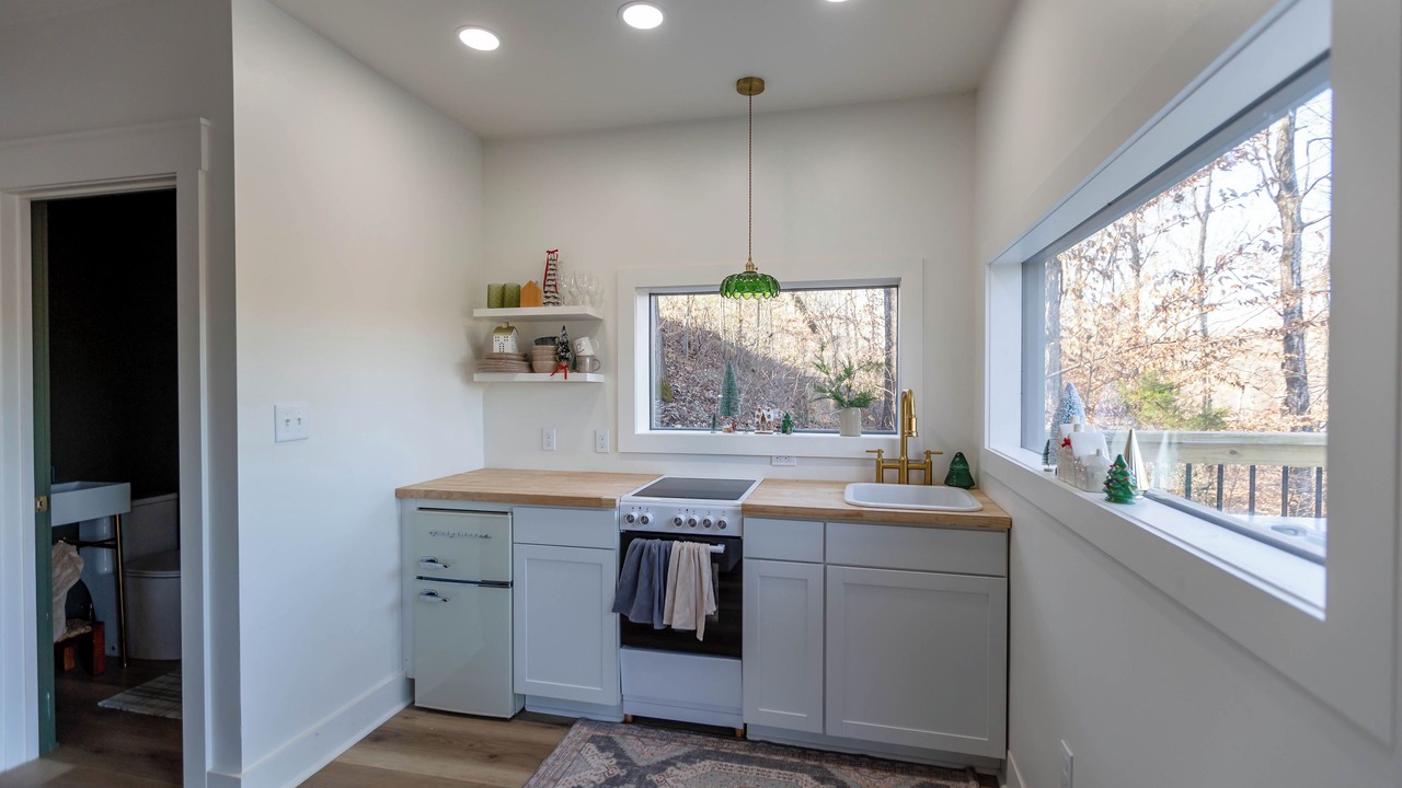 Photo of Kitchen in Byrdstown