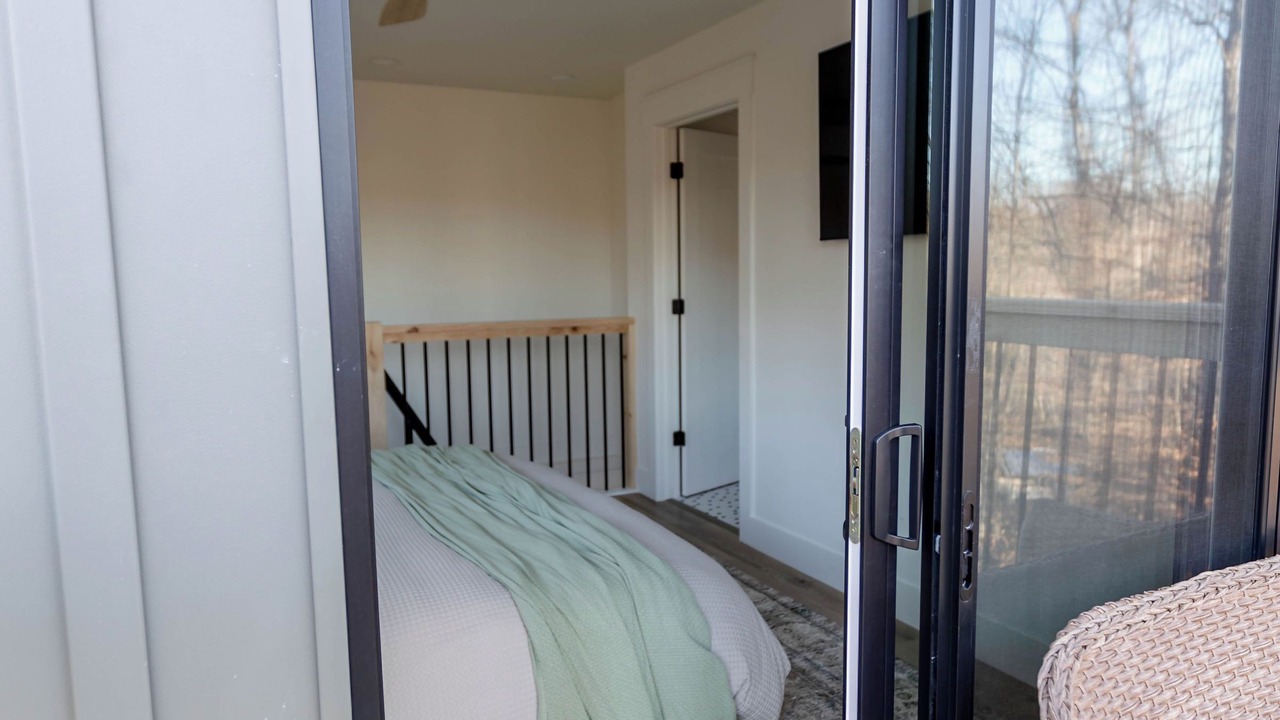 Photo of Bedroom in Byrdstown