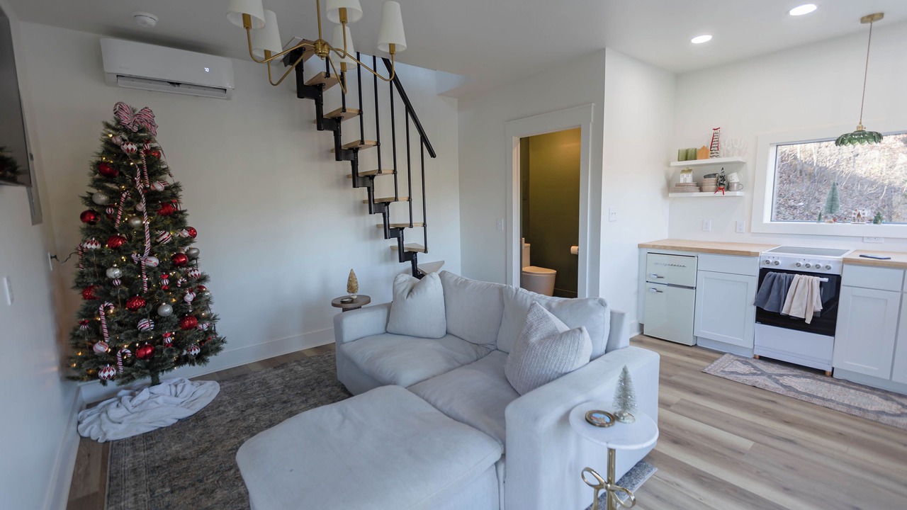 Photo of Livingroom in Byrdstown