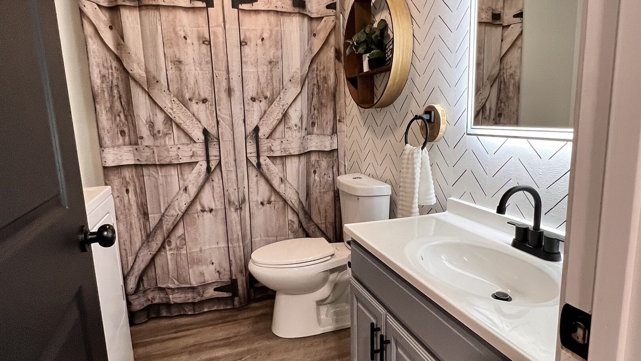 Photo of Bathroom in La Follette