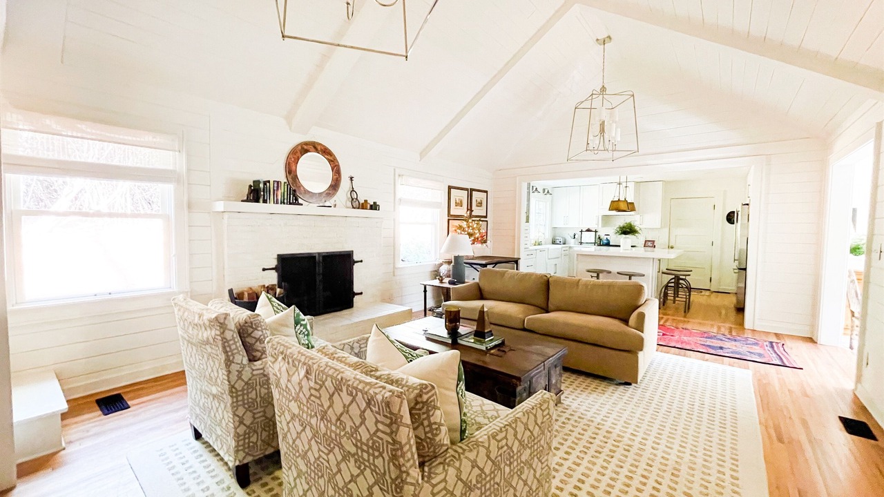 Photo of Bedroom in Lake Sequoyah