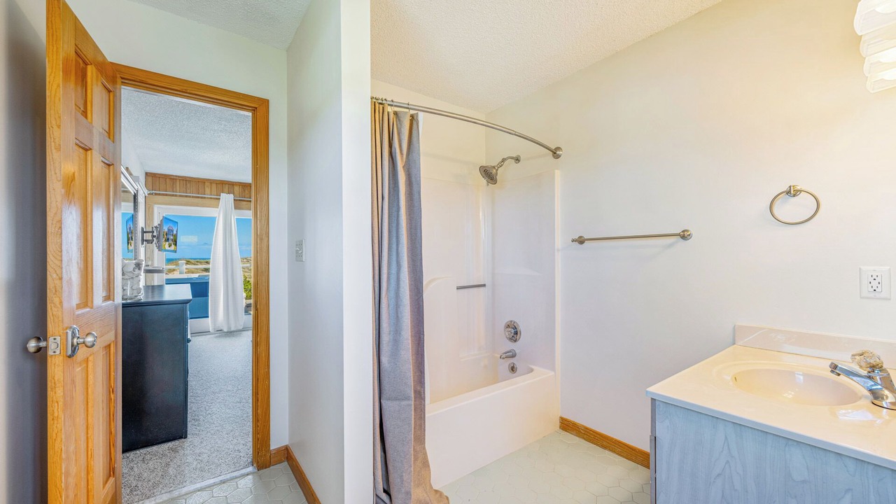 Photo of Bathroom in Waves