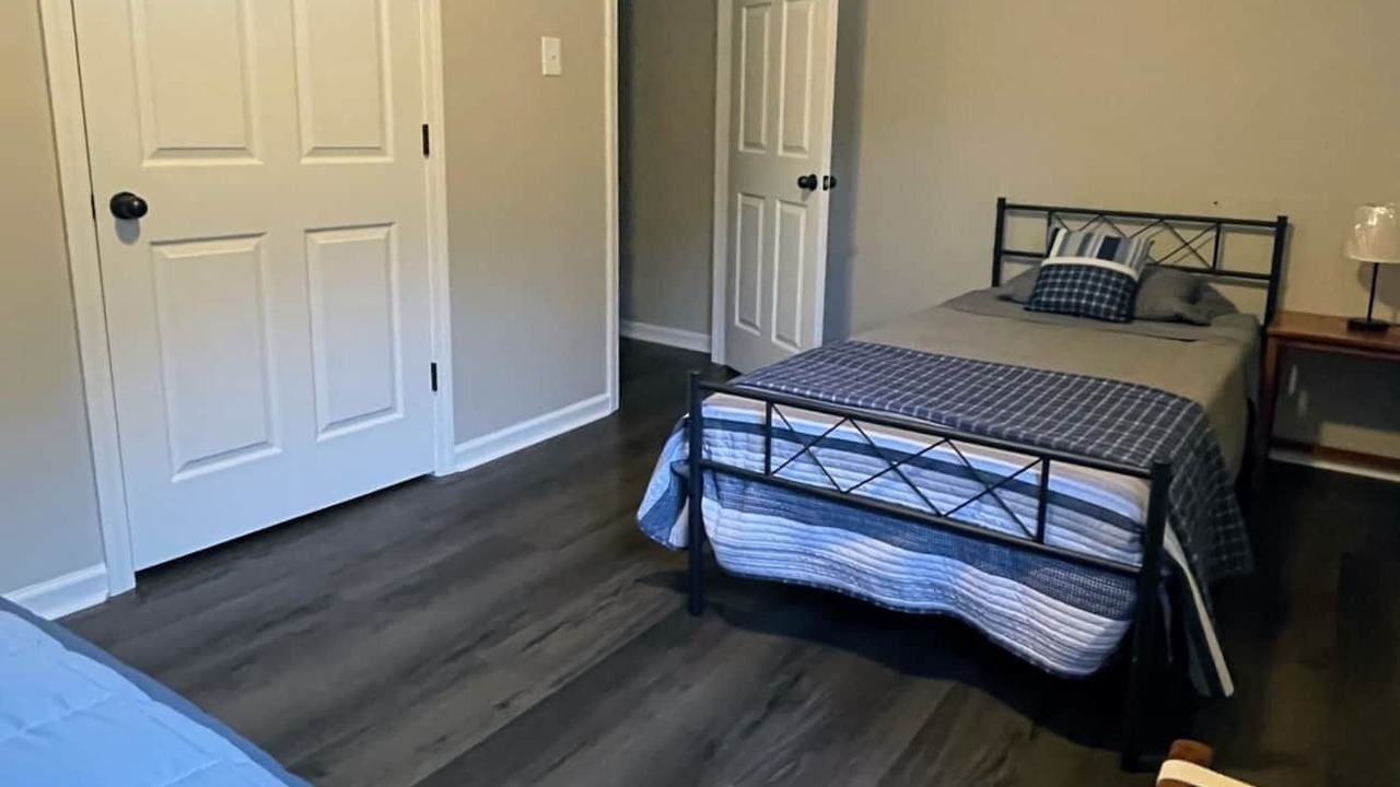 Photo of Bedroom in Covel