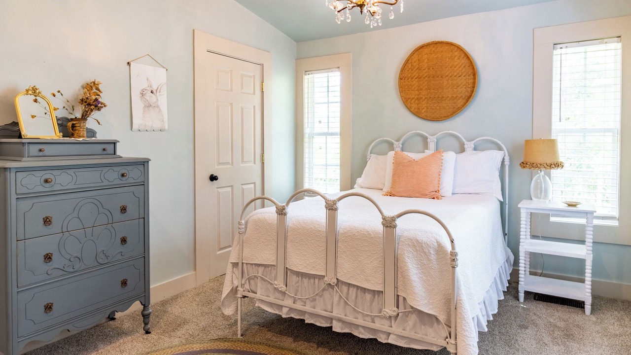 Photo of Bedroom in Flintstone