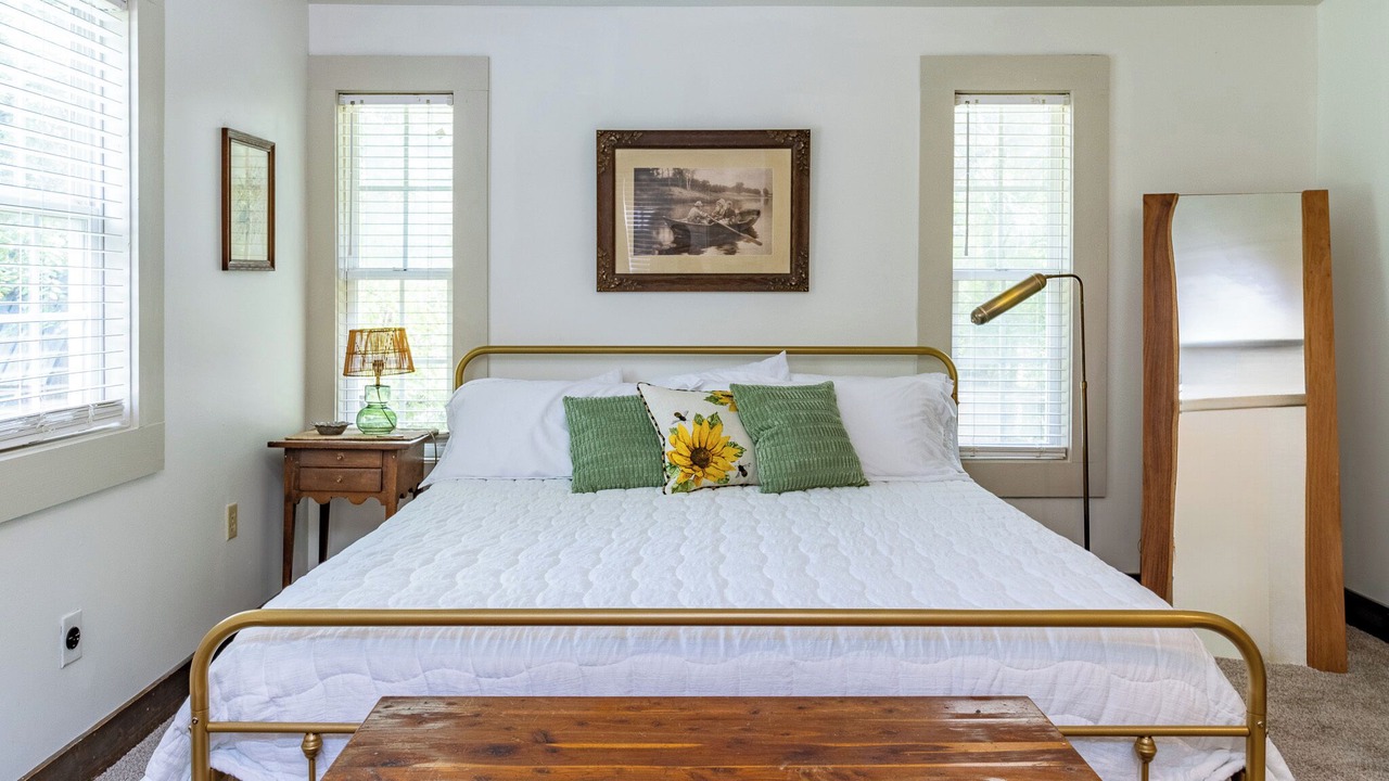 Photo of Bedroom in Flintstone