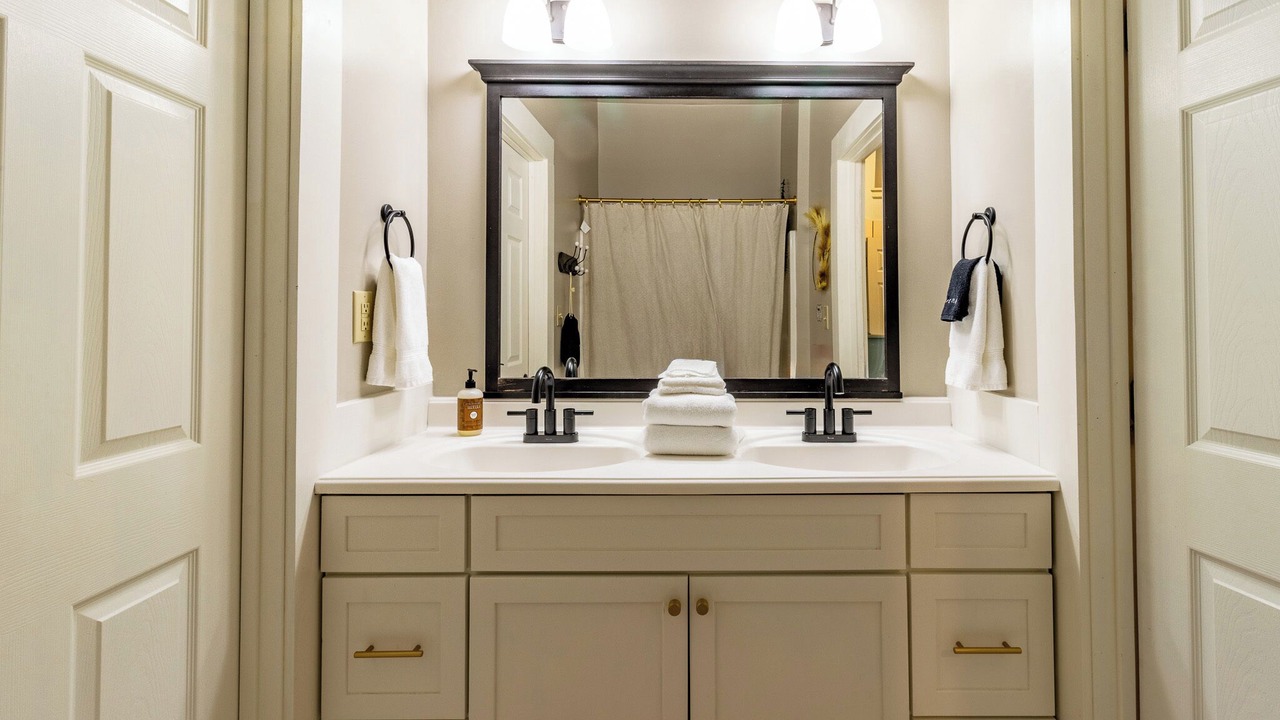 Photo of Bathroom in Flintstone