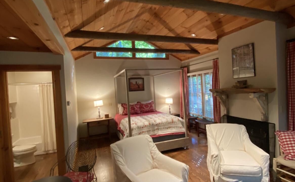 Photo of Bedroom in Lake Sequoyah