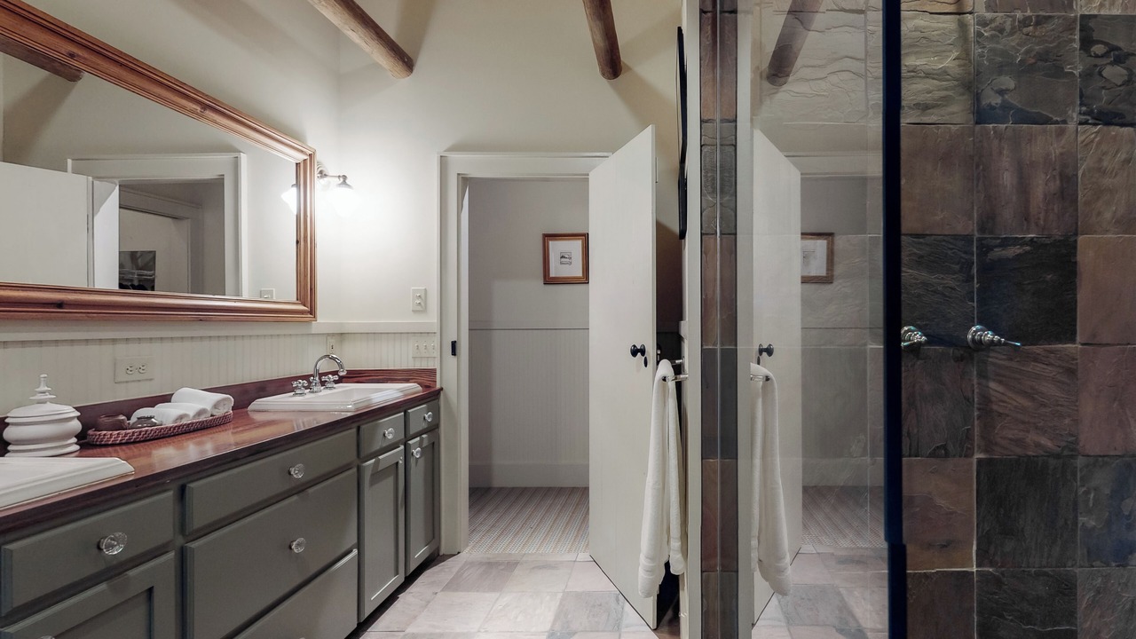 Photo of Bathroom in Lake Sequoyah