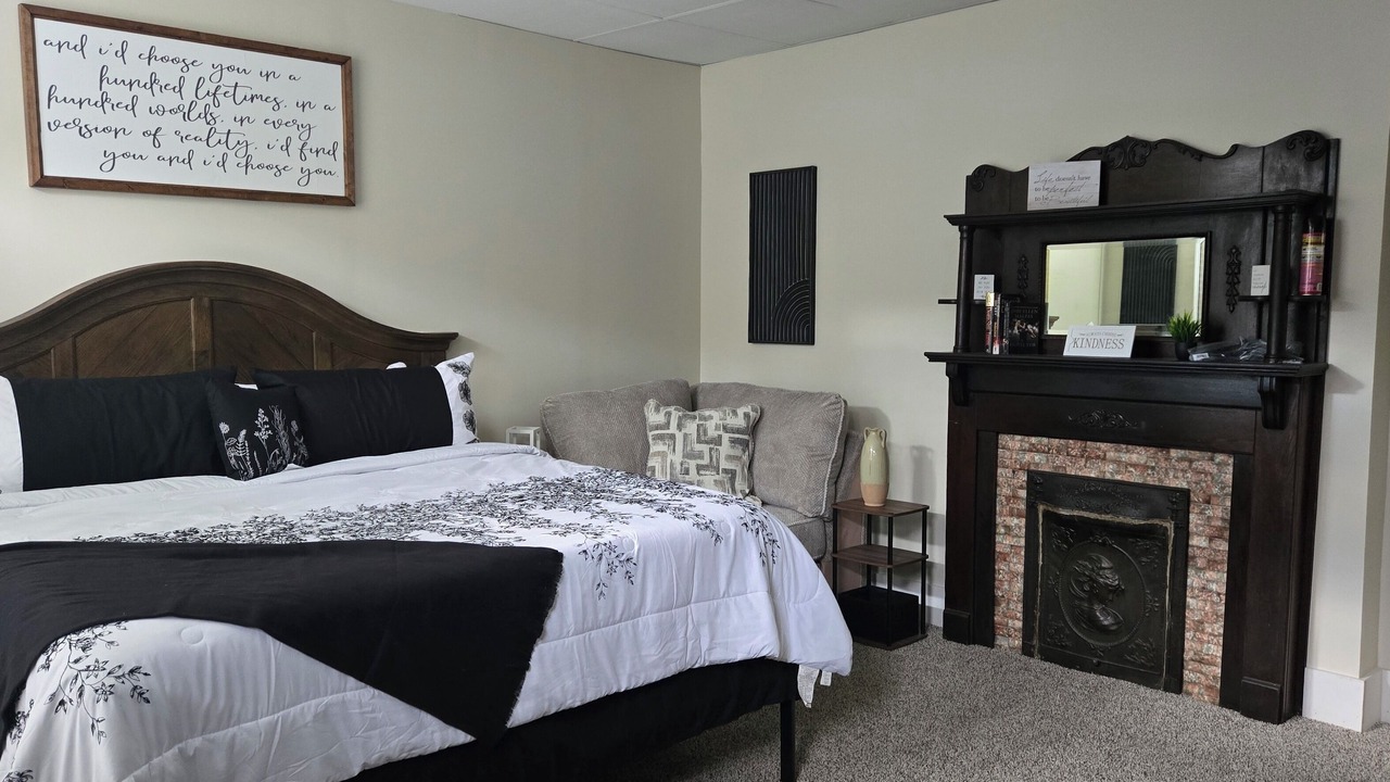 Photo of Bedroom in West Main Historic District