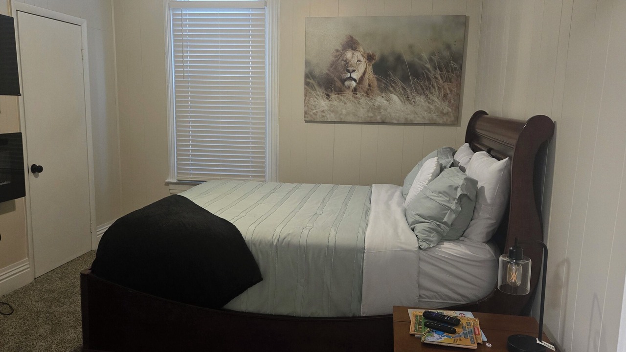 Photo of Bedroom in West Main Historic District