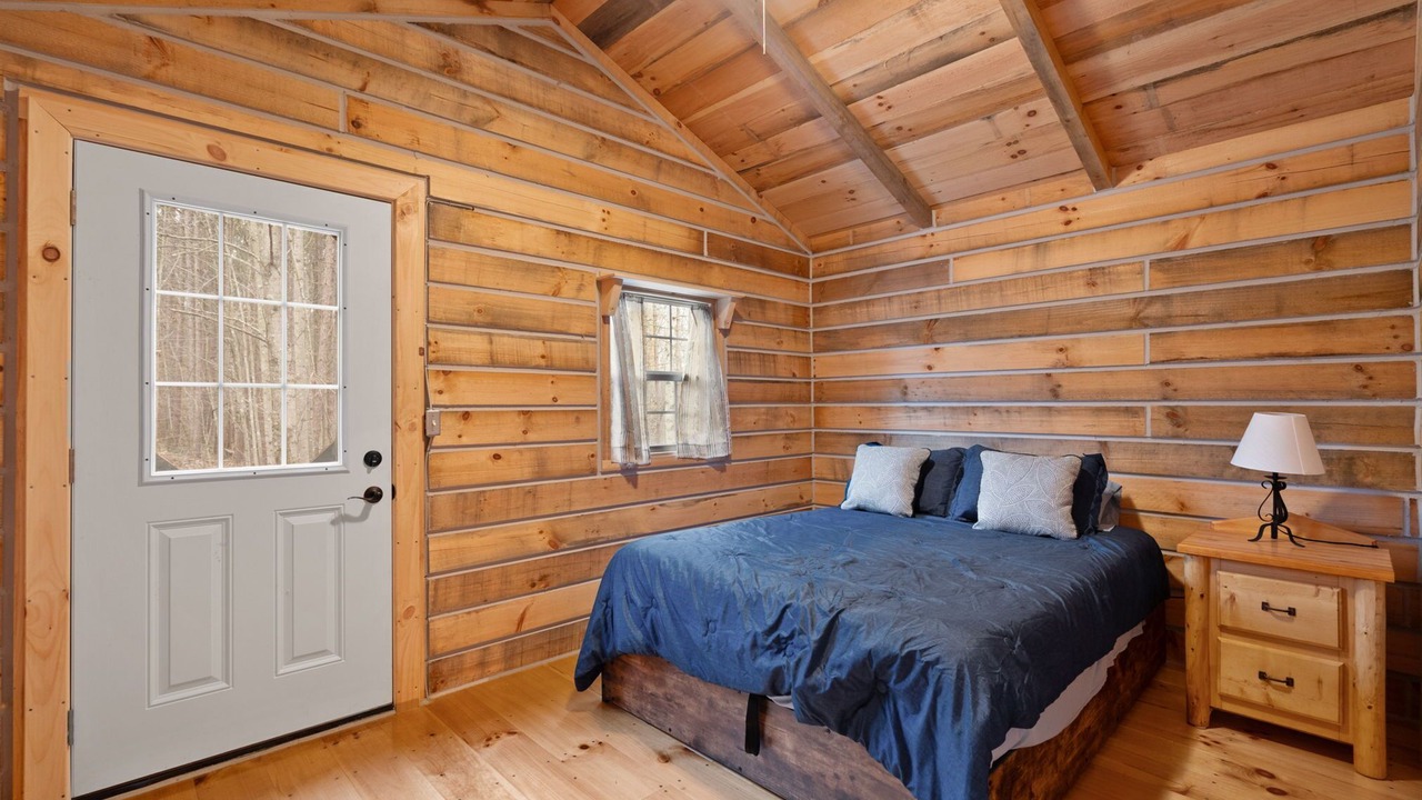 Photo of Bedroom in English