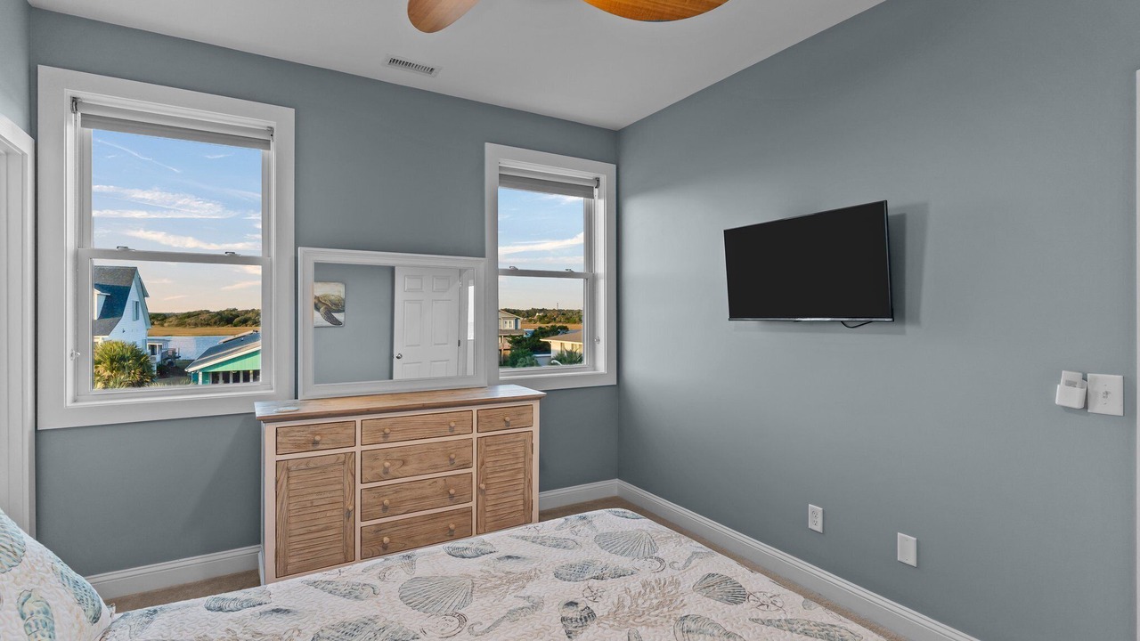 Photo of Bedroom in Oak Island