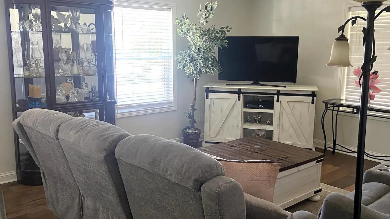 Photo of Livingroom in Bardstown