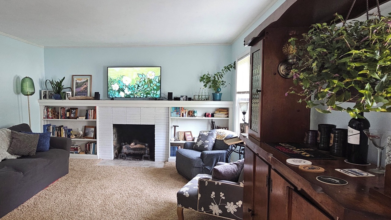 Photo of Livingroom in Blacksburg