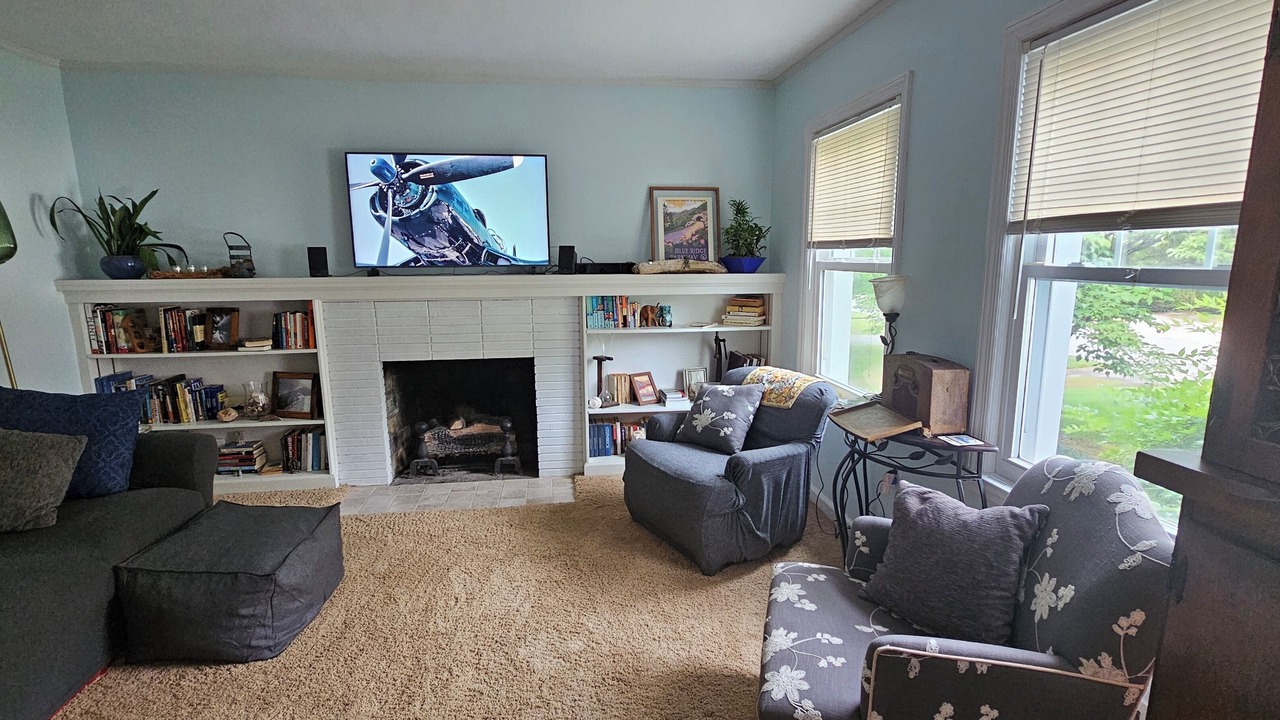Photo of Livingroom in Blacksburg
