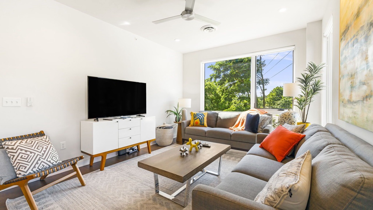Photo of Livingroom in Historic Montford