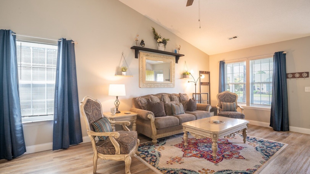Photo of Livingroom in Silver Lake