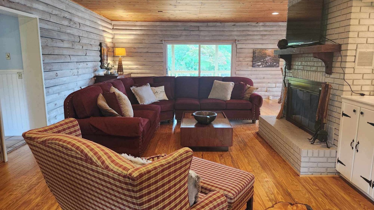Photo of Livingroom in Hendersonville