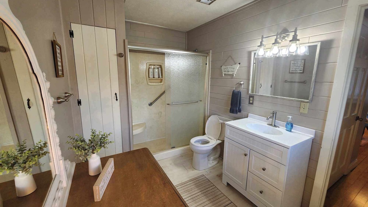Photo of Bathroom in Hendersonville
