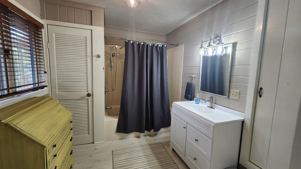 Photo of Bathroom in Hendersonville