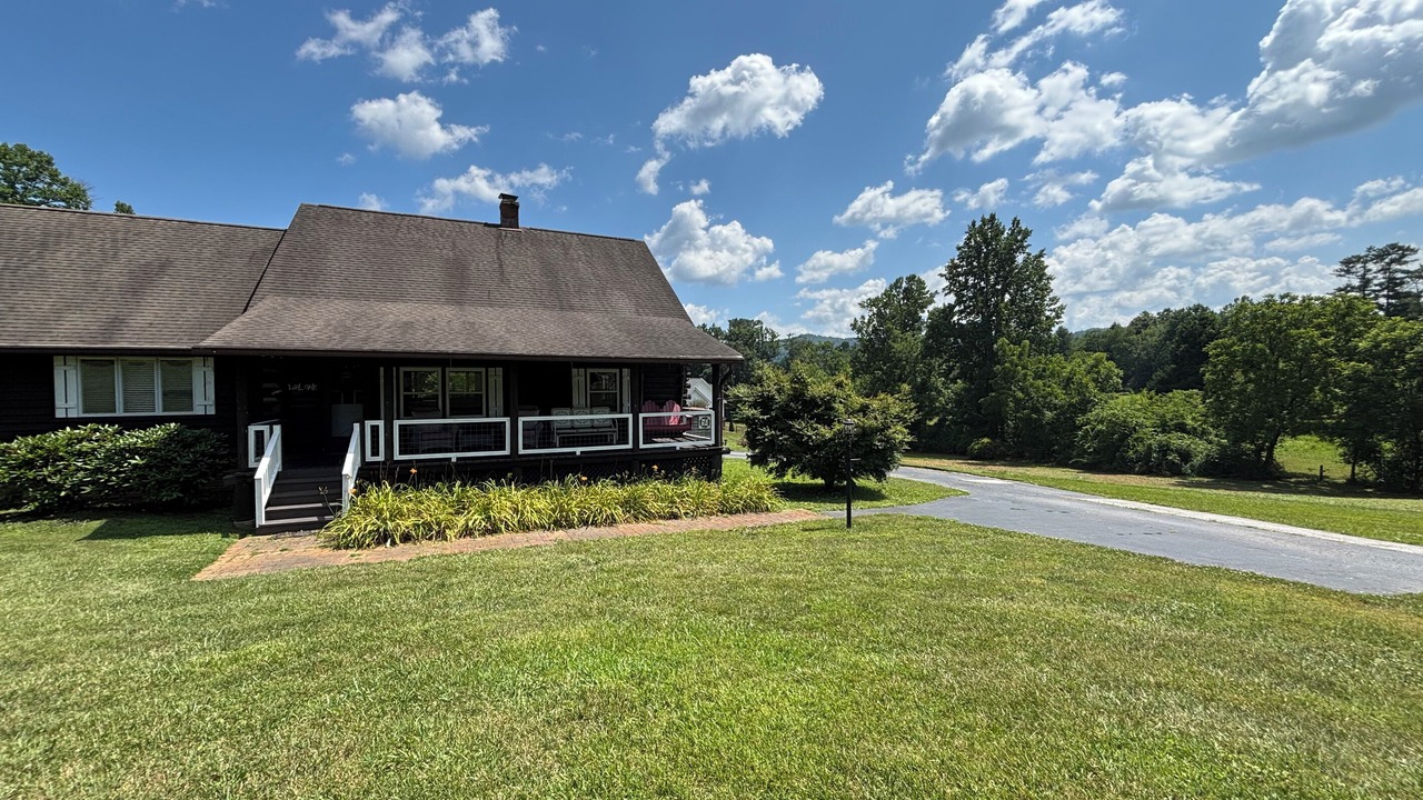 Photo of Outdoor in Hendersonville