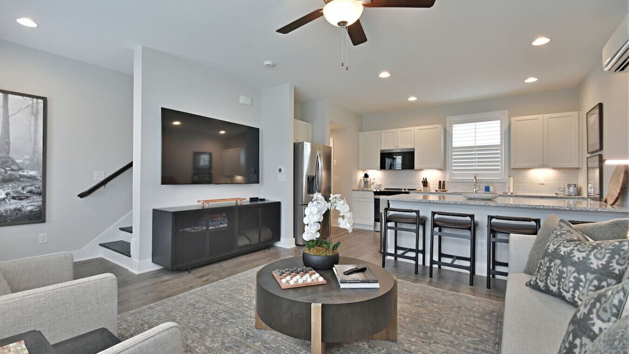 Photo of Livingroom in Knoxville