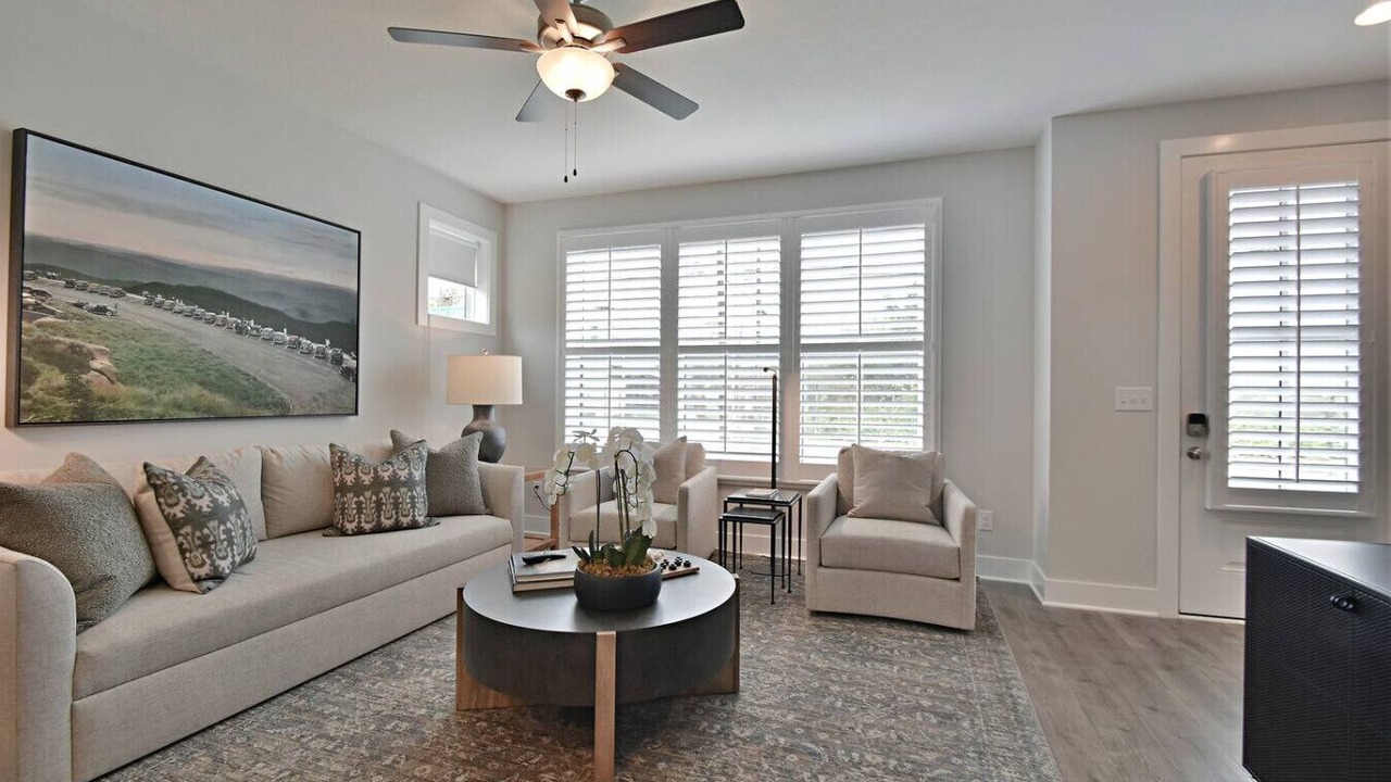 Photo of Livingroom in Knoxville