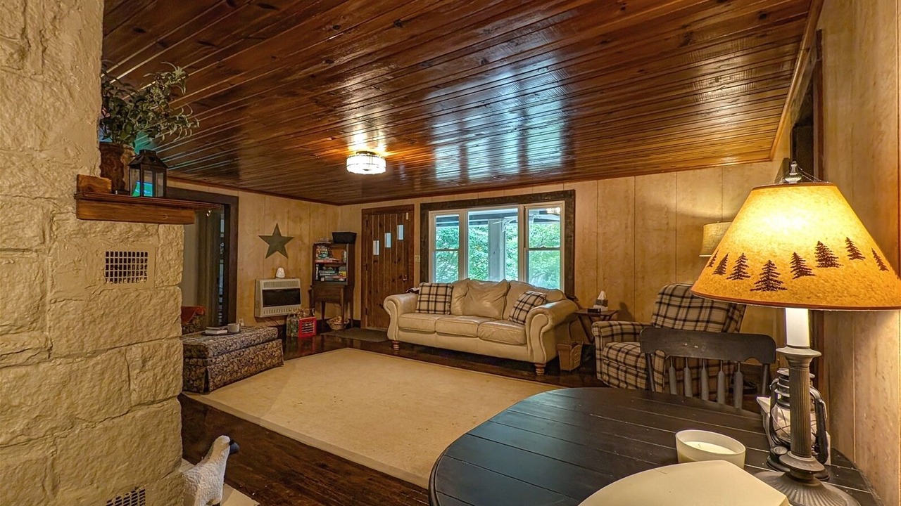 Photo of Livingroom in Waynesville