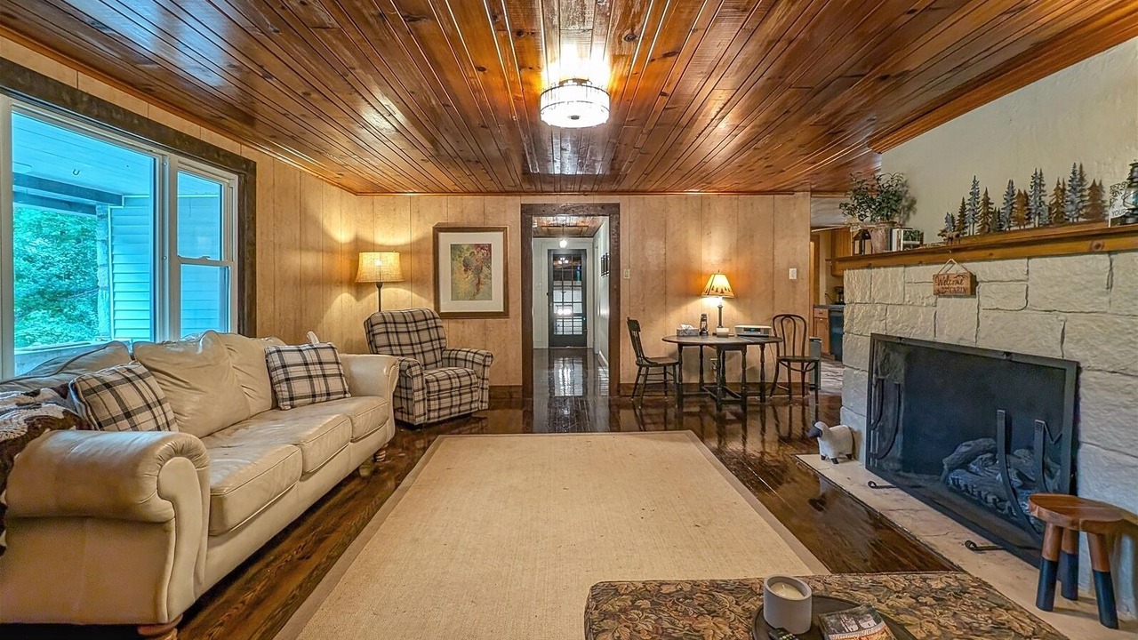 Photo of Livingroom in Waynesville