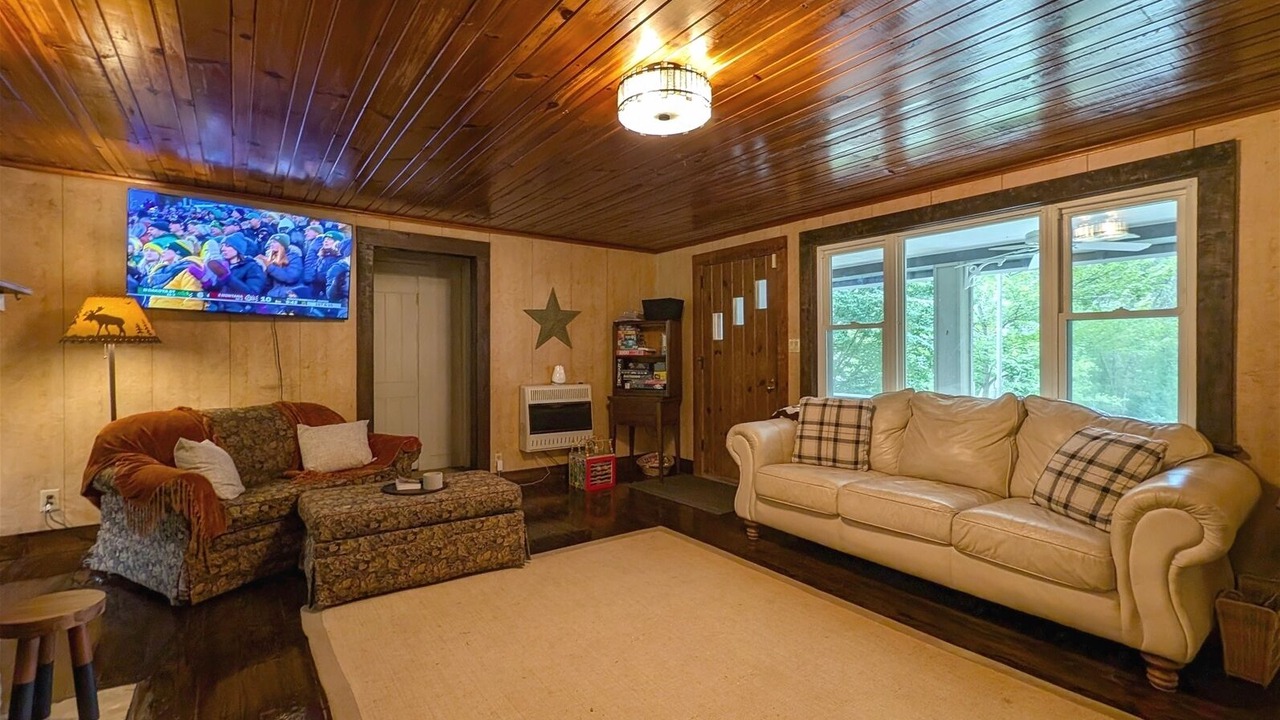 Photo of Livingroom in Waynesville