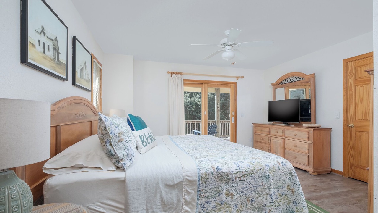 Photo of Bedroom in Southern Shores