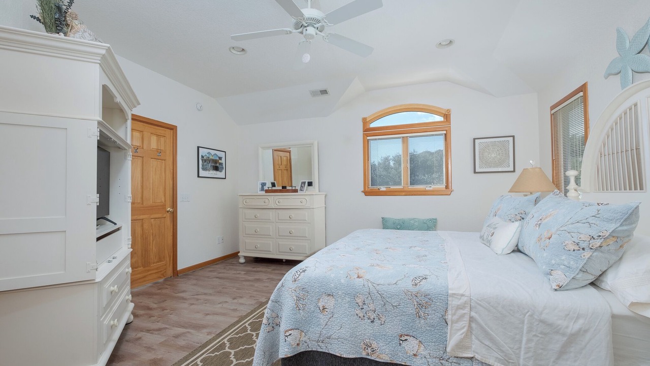 Photo of Bedroom in Southern Shores