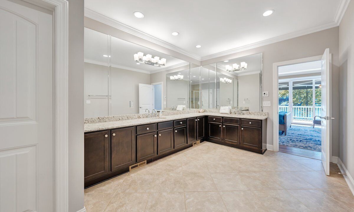 Photo of Bathroom in Moneta