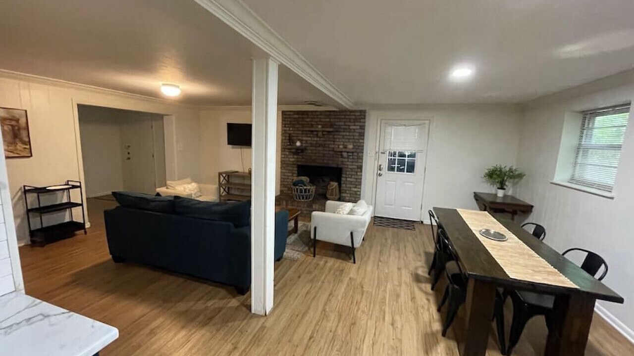 Photo of Livingroom in Knoxville