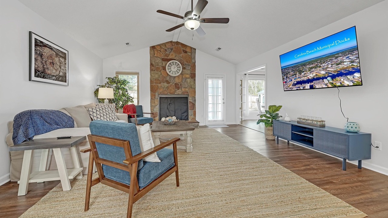 Photo of Livingroom in Silver Lake
